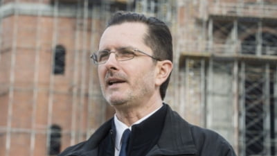 “Tinerețea și ignoranța nu sunt suficiente pentru a te îndreptăți să crezi și să afirmi că îți dorești să revină comunismul”, avertizează Vasile Bănescu