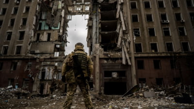 Zelenski crește vârsta de încorporare. Bărbații ucraineni de peste 60 de ani vor fi luați în armată la cerere. Ce condiții trebuie să îndeplinească