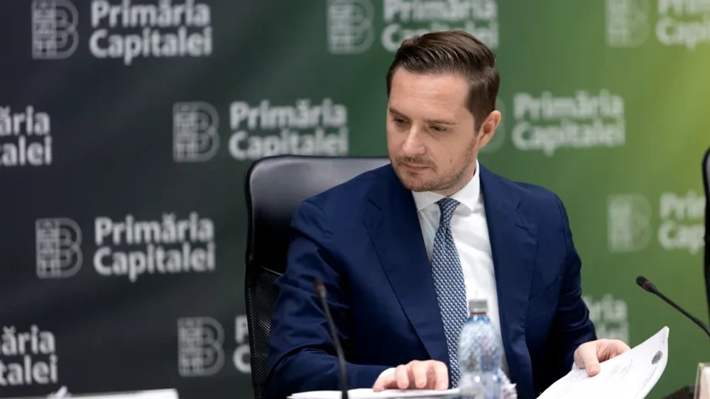 Bujduveanu taie din privilegii la Primăria Capitalei: 1 milion de euro economisiți după scăderea salariilor generoase. Urmează concedieri masive la Poliția locală