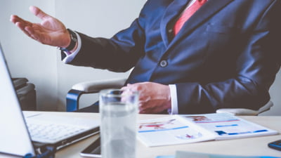 Patronul unei firme de construcții a fost bătut de doi angajați pentru că nu le-a dat salariile. Unde a avut loc agresiunea