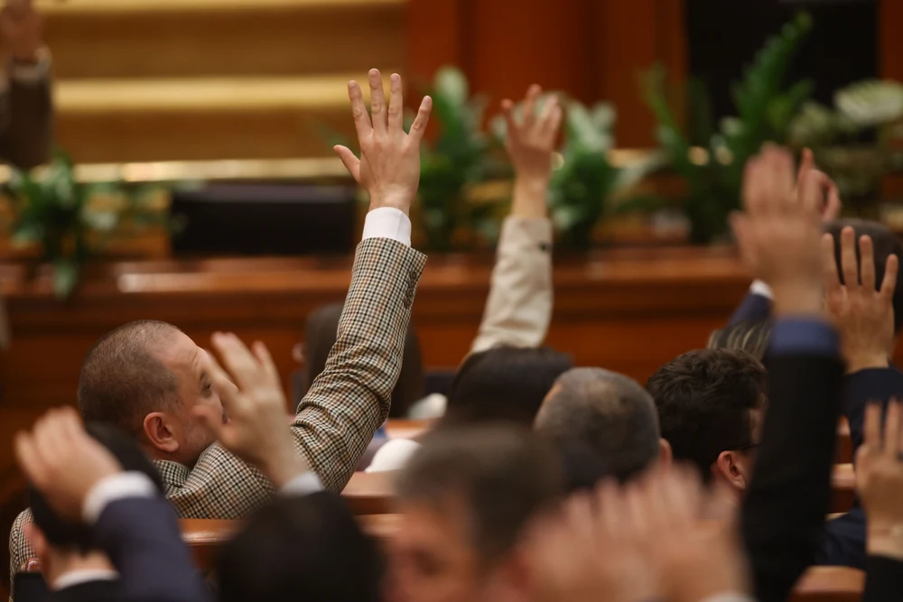 Peste jumătate dintre români ar dori înlocuirea partidelor actuale | Sondaj