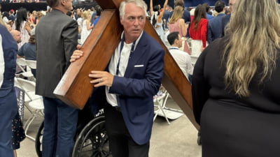 Funeraliile activistului conservator Charlie Kirk apropie Statele Unite de naționalismul creștin