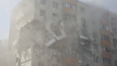 O femeie poate fi auzită strigând „ajutor” după explozia din București. Imagini șocante din fața blocului VIDEO