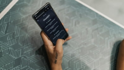 O femeie din SUA a câștigat un proces cu ajutorul ChatGPT: “Rezultatele erau uimitor de convingătoare”