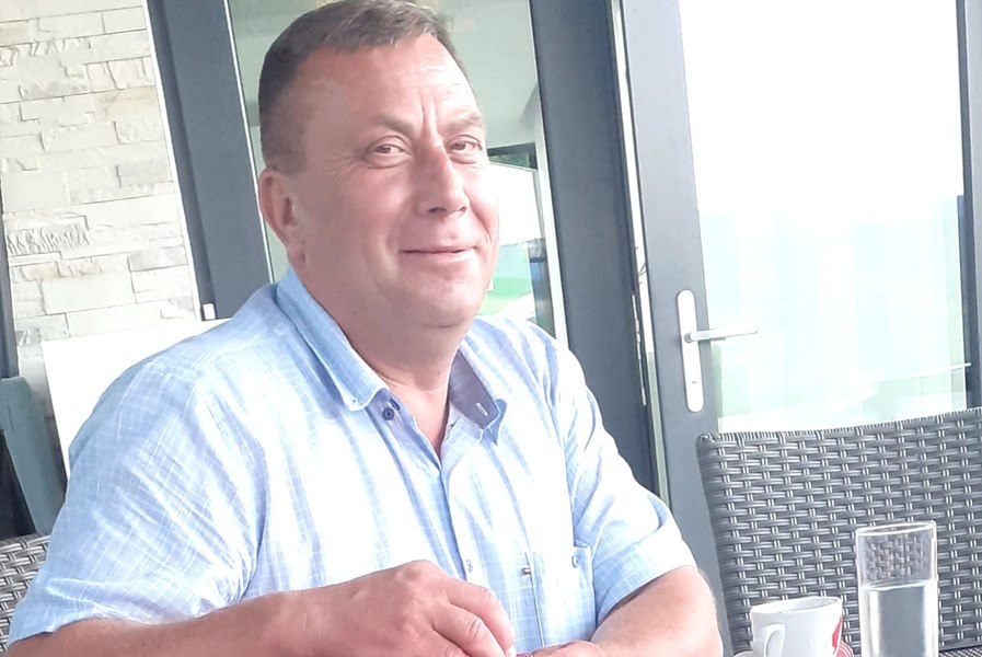 Un primar a cheltuit 70.000 de lei pe analize și acuză o angajată că l-a otrăvit: „Am avut dificultăți la mers, arsuri la nas, la gură, nu am miros”