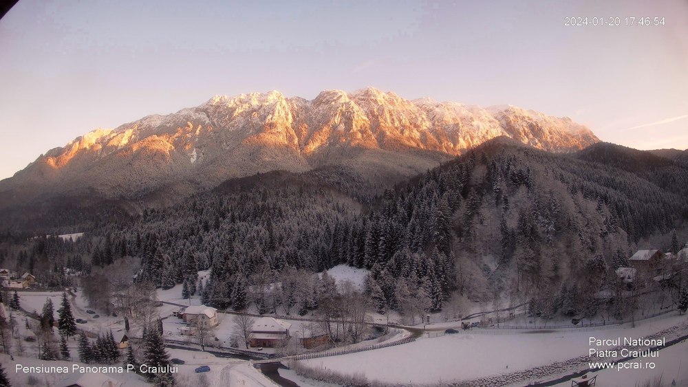 Drumețiile de vis pe care și le permite aproape orice român. Trasee fabuloase accesibile familiilor și amatorilor chiar și iarna