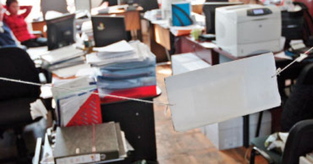 Bugetarii își justifică ineficiența reclamând birocrația, corupția și favoritismul din administrație