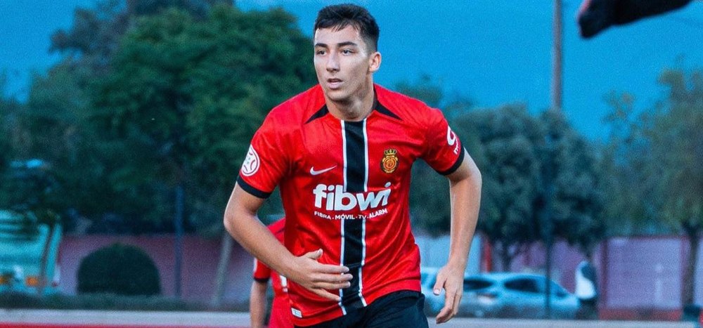 EXCLUSIV / Scenă halucinantă la CFR Cluj. Atacantul adus să-l înlocuiască pe Louis Munteanu, pus de patron să se dezbrace