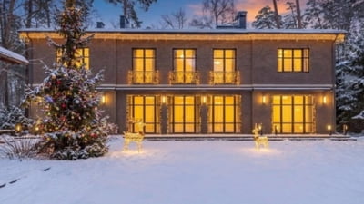 Steven Seagal vinde conacul de lux din Rusia. Cum arată imobilul și câți bani cere apropiatul lui Vladimir Putin FOTO