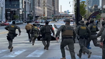 Steve Bannon cere prezența agenților de imigrație la secțiile de votare din SUA, alimentând temerile privind interferența politică în alegerile de la mijloc de mandat