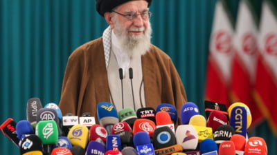 Iranienii din București sărbătoresc căderea regimului Khamenei. Herăstrău, scena solidarității: „Îmi ies din piele de bucurie” VIDEO