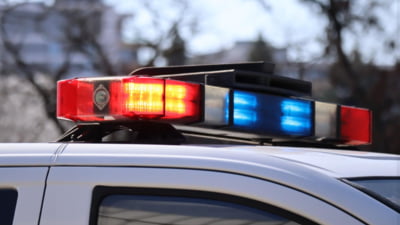 O femeie a fost arestată după ce a înjunghiat un bărbat pe stradă. Ce s-a întâmplat cu victima