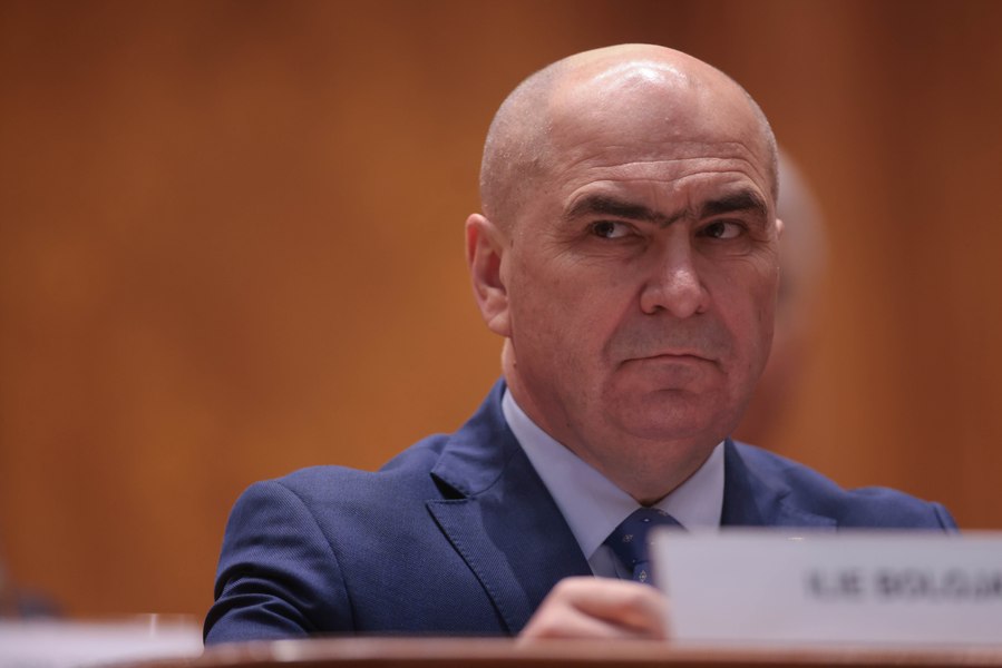 Guvernul pregătește un fond de solidaritate finanțat din profiturile companiilor petroliere. Bolojan: „Unele au câștiguri excepționale. Trebuie să contribuie”