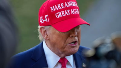 Imperiul MAGA este într-o revoltă contra lui Trump. Prietenii președintelui îl acuză că a trădat promisiunile