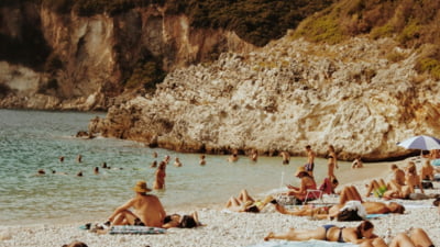 O țară europeană are un boom turistic, în ciuda tensiunilor globale. Creștere-record de 1 miliard de euro în 2026 VIDEO