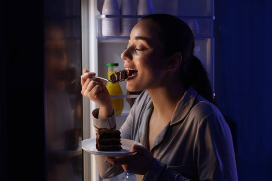 De ce unii oamenii se gândesc tot timpul la mâncare. Ce înseamnă ,,food noise”