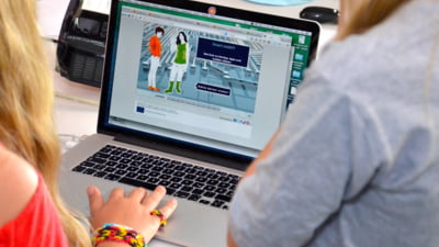 O companie pregătește laptopurile ieftine cu baterie mare. Snapdragon C vine pentru studenți, familii și birouri mici