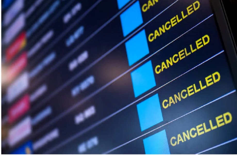 Haos pe aeroporturile din România: numărul zborurilor anulate a explodat. UE anunță că pasagerii își primesc despăgubirile