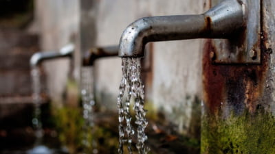 Blocurile de pe mai multe străzi din București rămân zilele următoare fără apă. Cât durează lucrările