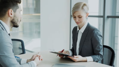 Tinerii din România, pe ultimul loc în Uniunea Europeană la numărul de angajări după finalizarea studiilor