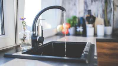 Peste 1.500 de blocuri rămân fără apă caldă în București. În unele zone, lucrările vor dura până în iulie