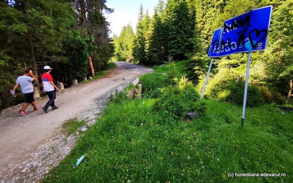 DN 66A, drumul național pierdut în munți. Soarta șoselei spectaculoase, plănuită prin codrii seculari de pe Valea Cernei
