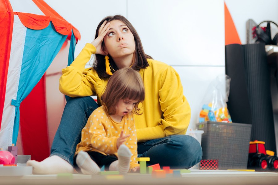 Ce ascunde fenomenul „tradwife”. Influencerițele care promovează viața de casnică își construiesc afaceri online