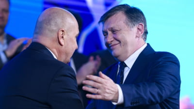 Crin Antonescu spune când va pleca Ilie Bolojan de la Palatul Victoria. „Nu se cramponează de scaun”