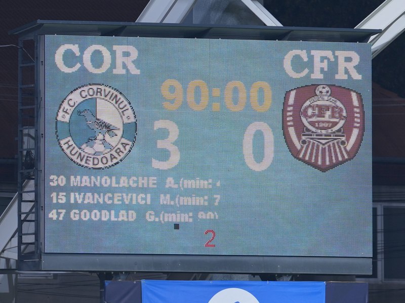 Debut dezastruos pentru Șumudică la CFR Cluj, Craiova a scos doar un egal la Galați