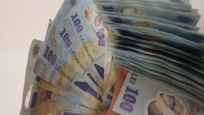 Avertismentul unei bănci importante pentru România. Un fost ministru confirmă: Riscăm să pierdem bani pentru că avem prea puțini absolvenți de facultate