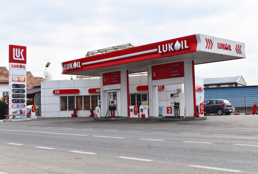 Motorina s-a ieftinit cu doar 17 bani după reducerea accizei. Șoferii ar fi trebuit să plătească cu 85 de bani mai puțin