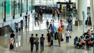 Noile reguli pe aeroporturile din Europa începând cu 6 septembrie 2026: Călătorii cu avionul trebuie să știe schimbările