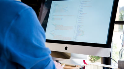 Care este profilul românului cel mai păcălit de escroci pe internet. S-a schimbat și modul de operare al infractorilor