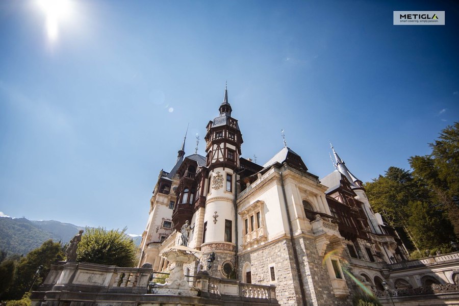 Cum se restaurează acoperișul Castelului Peleș: solzi de cupru reproduși după modelul original și tehnologie modernă pentru o clădire de peste un secol