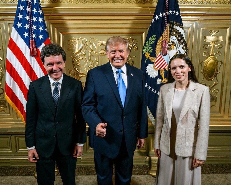 Nicușor Dan publică o fotografie cu Donald Trump, de la întâlnirea din New York. „A fost o onoare”. Ce mesaj i-a transmis președintele României